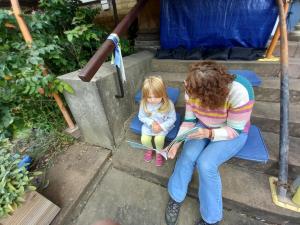 02 Storytime on the steps